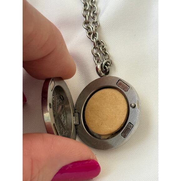 Sand dollar pendant locket necklace - Picture 8 of 13